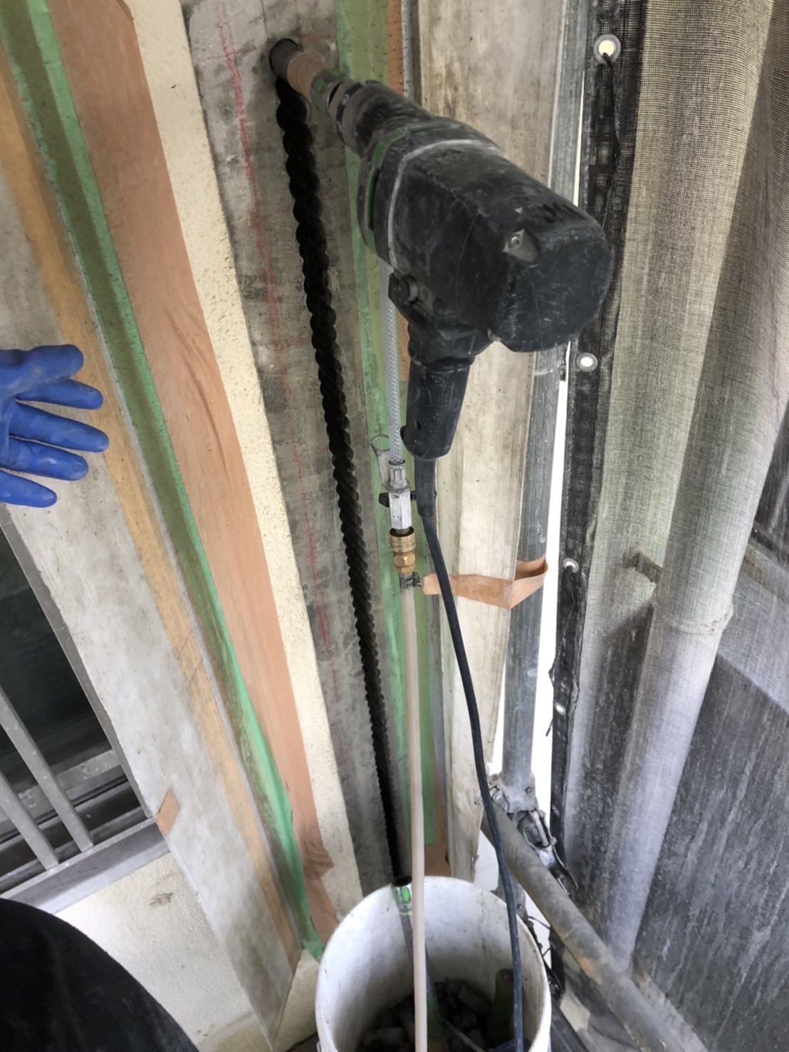 サイレントドリル　スリット目地削孔